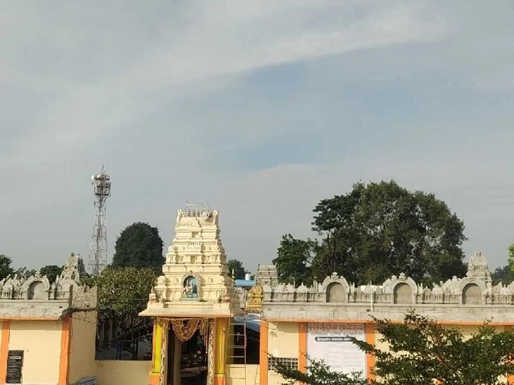 ఈ నెల 28న ఆలయ భూమి కౌలు బహిరంగ వేలం