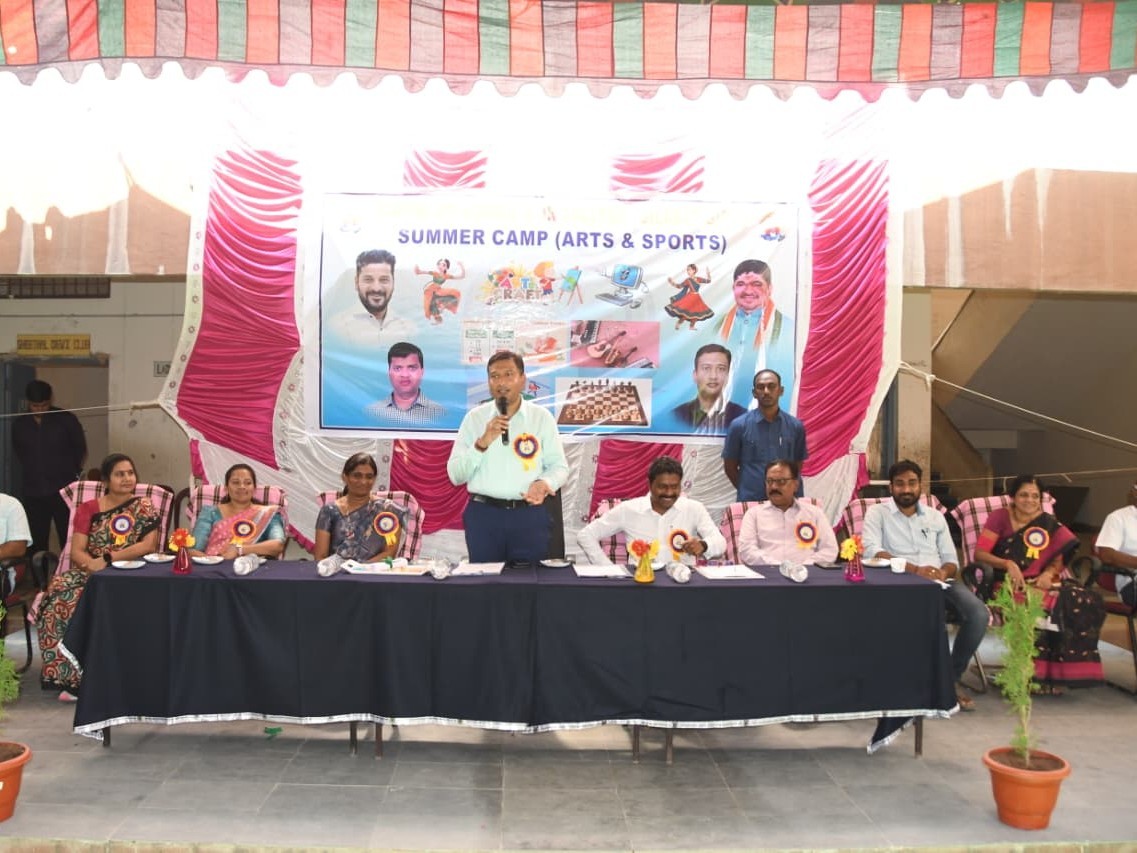 విద్యార్థుల్లో దాగి ఉన్న ప్రతిభను గుర్తించాలి: కలెక్టర్