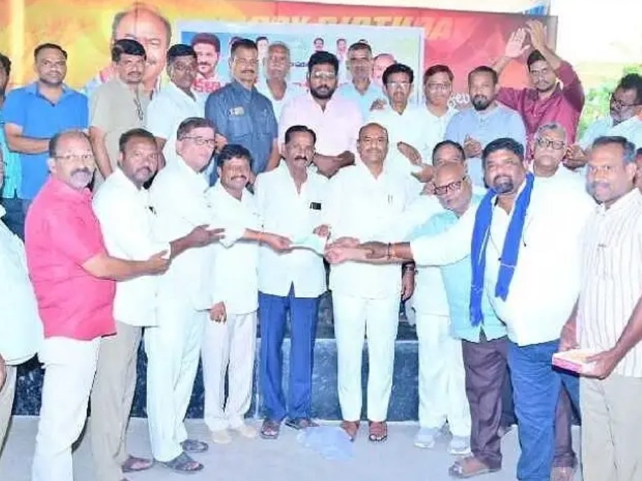 ఆర్టీసీ కార్మికుడి కుటుంబానికి అండగా ఎమ్మెల్యే