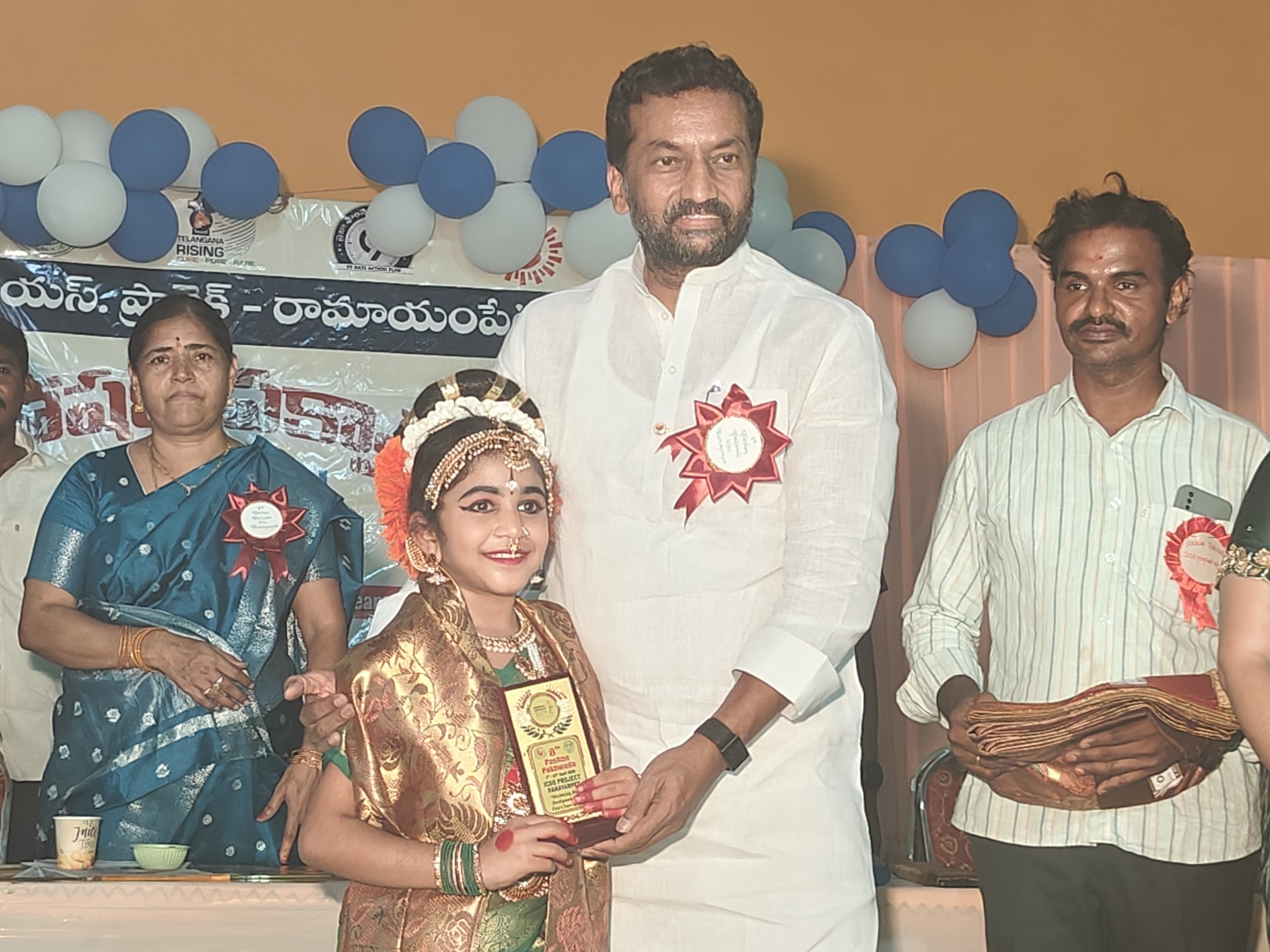 పిల్లల ప్రతిభ అద్భుతం: ఎంపీ