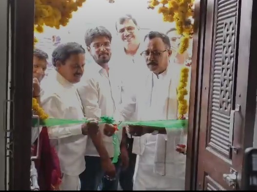 ఇందిరమ్మ ఇల్లు ప్రారంభించిన ఎంపీ