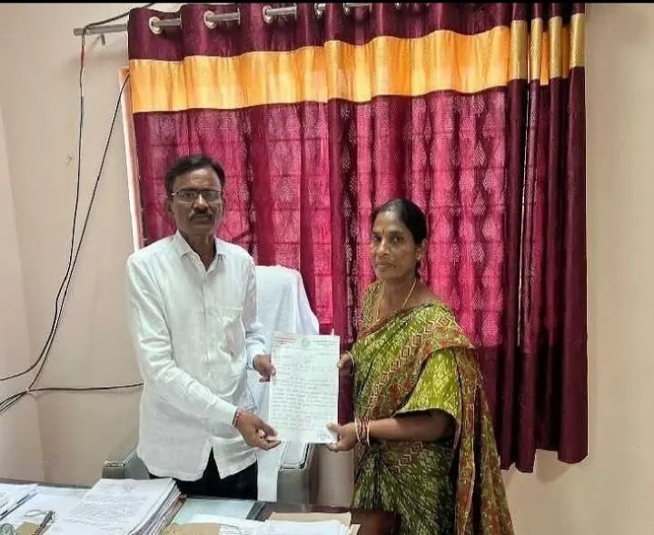 వార్డు సమస్యలపై మున్సిపల్ కమిషనర్‌కు వినతి