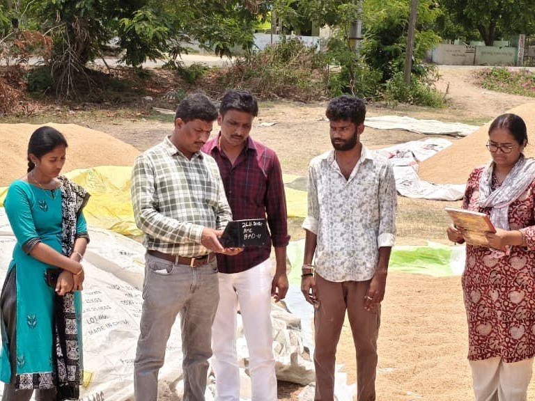 ధాన్యం కొనుగోలు కేంద్రాలపై సబ్ కలెక్టర్ సమీక్ష