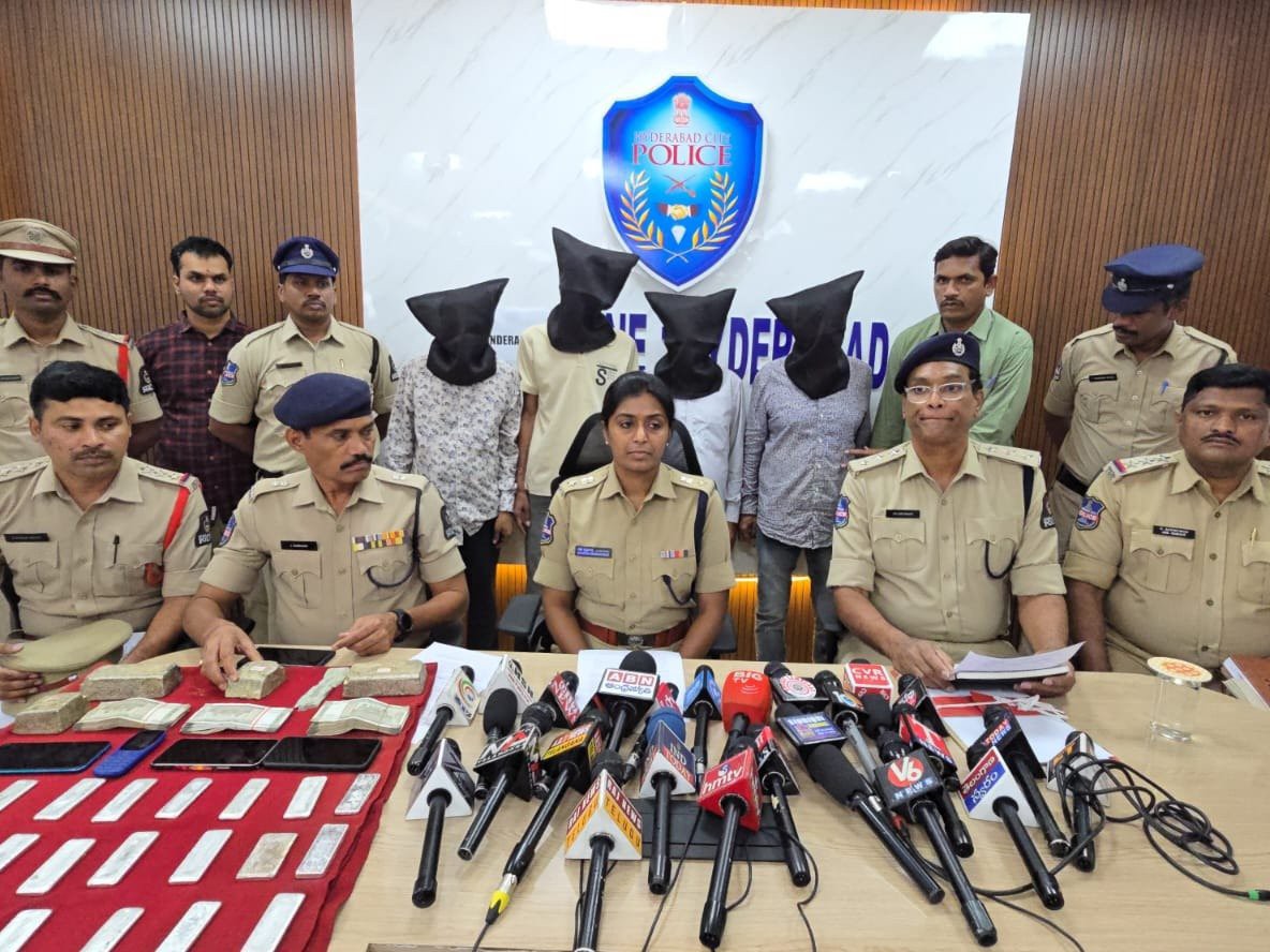 వెండి మోసం కేసులో నిందితుల అరెస్టు