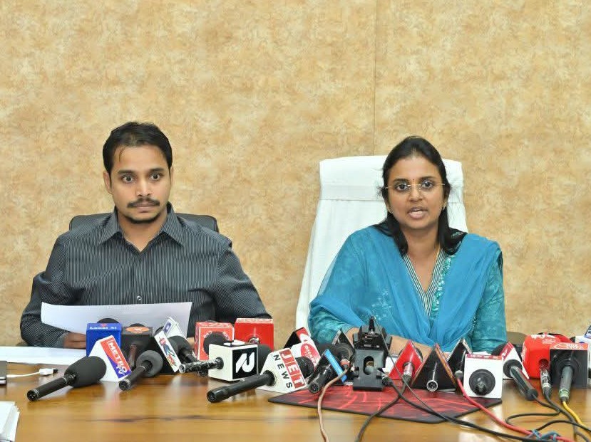 జిల్లాలో సజావుగా ఇంధనం సరఫరా: కలెక్టర్