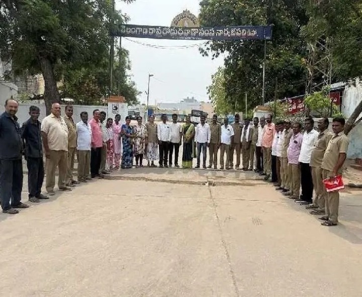 నార్కట్‌పల్లిలో పీఆర్సీ ప్రకటనపై హర్షం