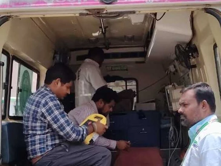 అంబులెన్సుల ఆకస్మిక తనిఖీ