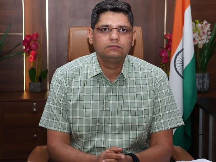 స్వీయ గణనకు జిల్లా కలెక్టర్ పిలుపు