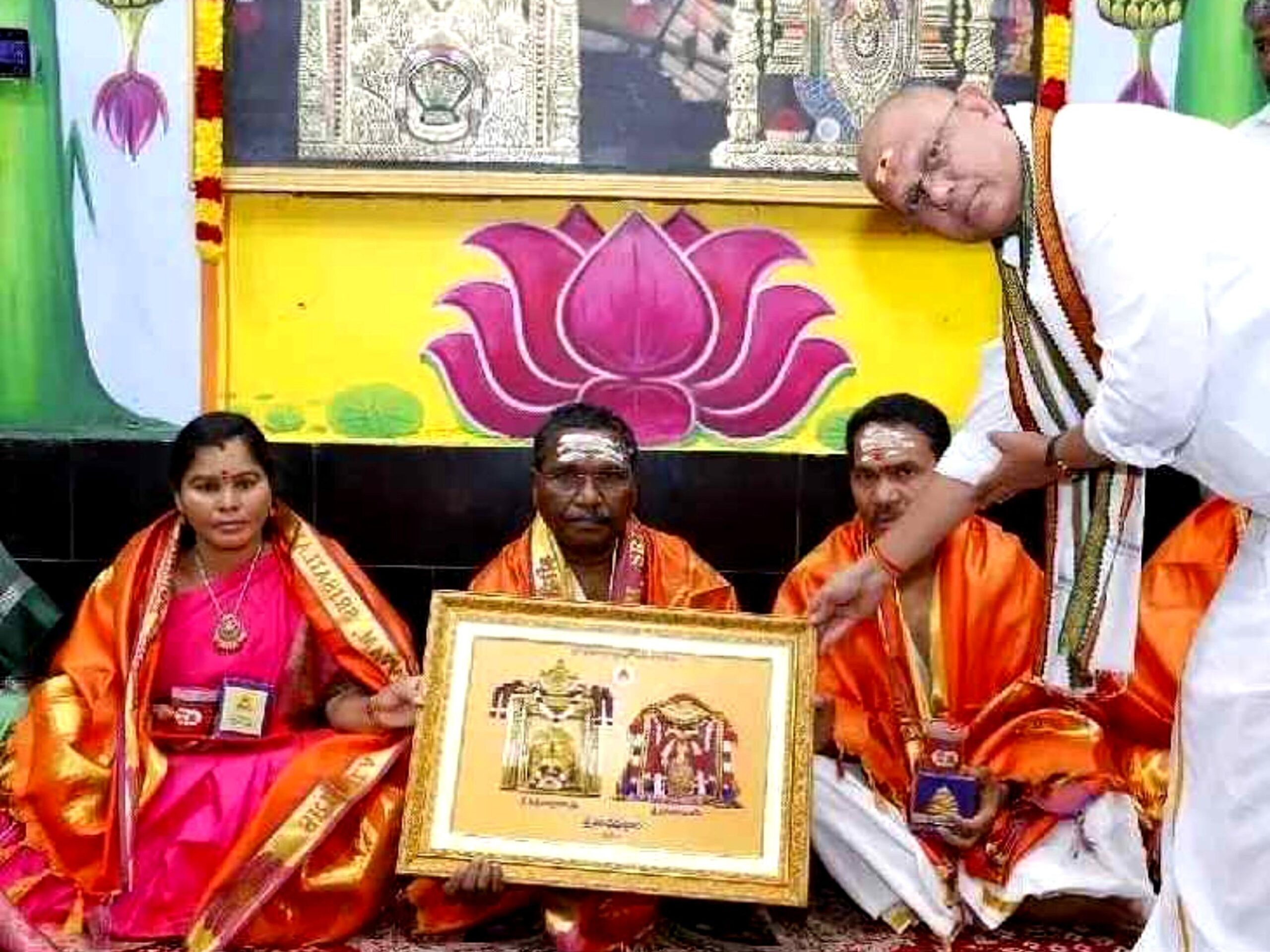 శ్రీశైలంలో రాష్ట్ర ఎస్టీ కమిషన్ ఛైర్మన్ పూజలు