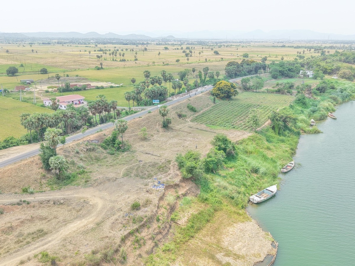 అసాంఘిక కార్యకలాపాలకు పోలీసులు డ్రోన్ నిఘా