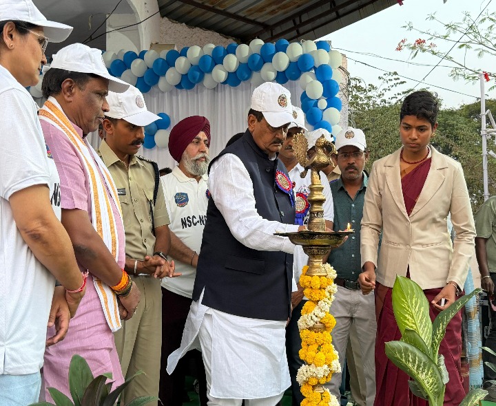 ప్రీమియర్ లీగ్ క్రీడా పోటీలను ప్రారంభించిన షబ్బీర్ అలీ