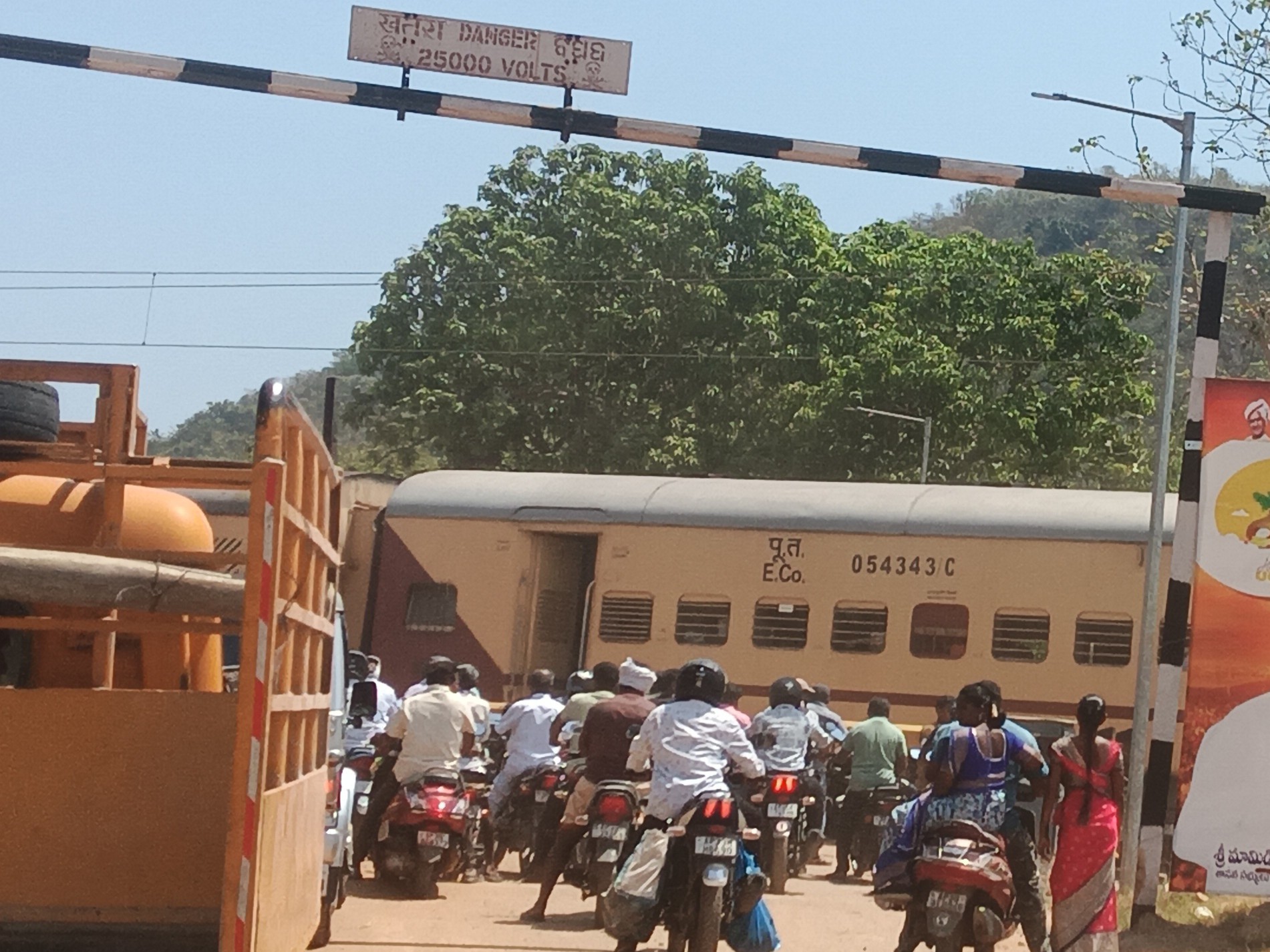 ‘పాతపట్నం ఫ్లైఓవర్ వంతెన పూర్తి అయ్యేనా’