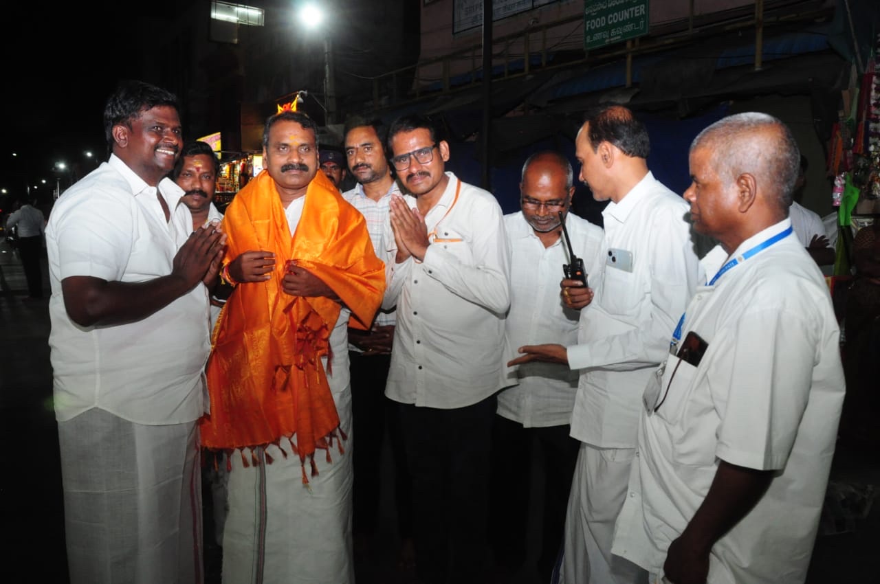 తిరుచానూరు అమ్మవారి సేవలో కేంద్ర మంత్రి