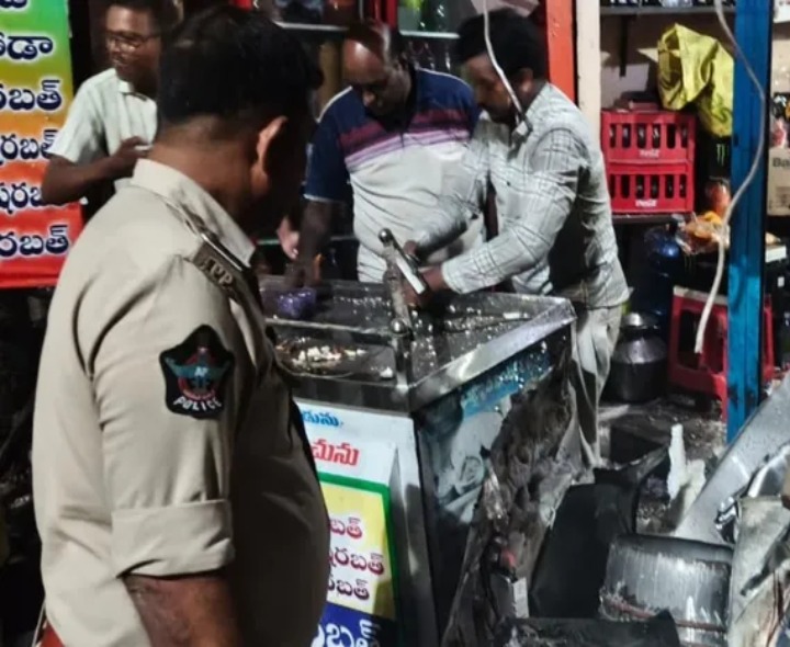 మైదుకూరులో పేలిన ఫ్రిడ్జ్ కంప్రెసర్