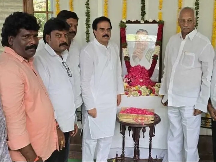 మంత్రిని పరామర్శించిన భీమవరం ఎమ్మెల్యే