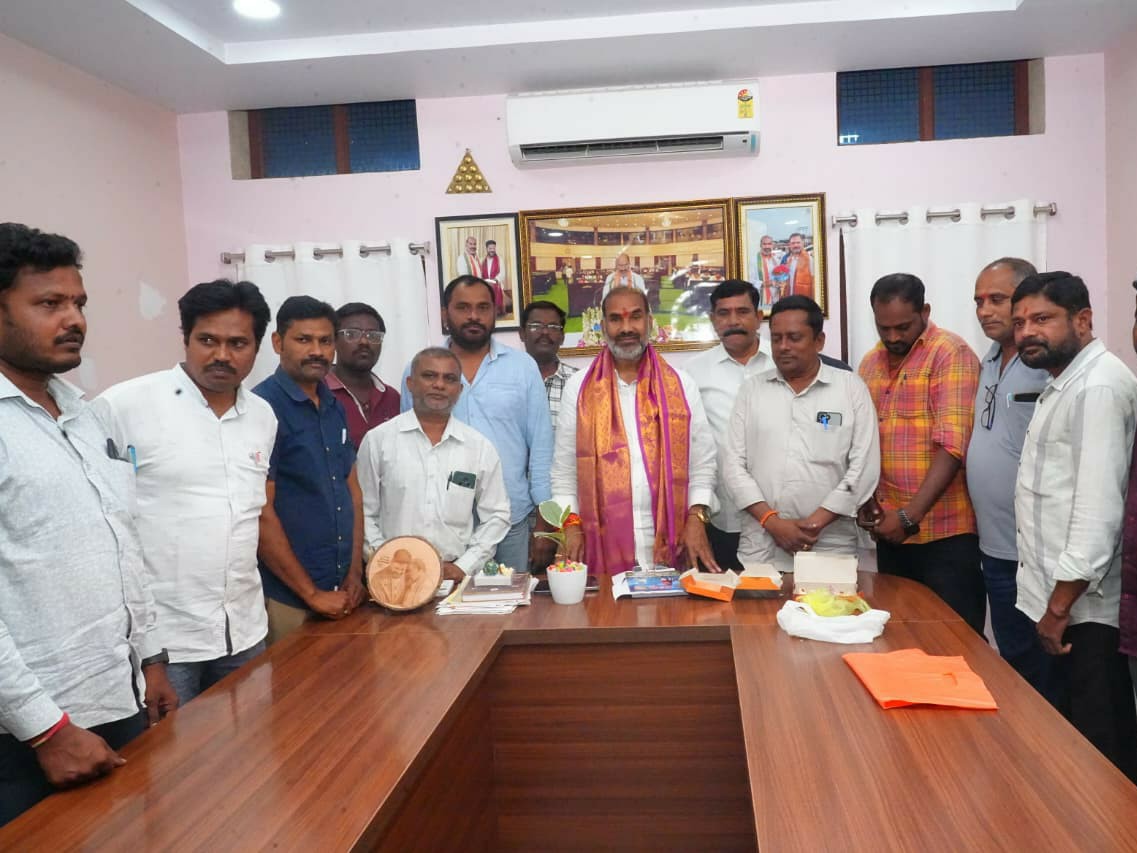 ప్రభుత్వ విప్ ఆది శ్రీనివాస్‌కు ఆర్టీసీ కార్మికుల కృతజ్ఞతలు