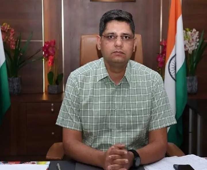 కార్మికురాలికి మెరుగైన వైద్యం అందించాలి: కలెక్టర్