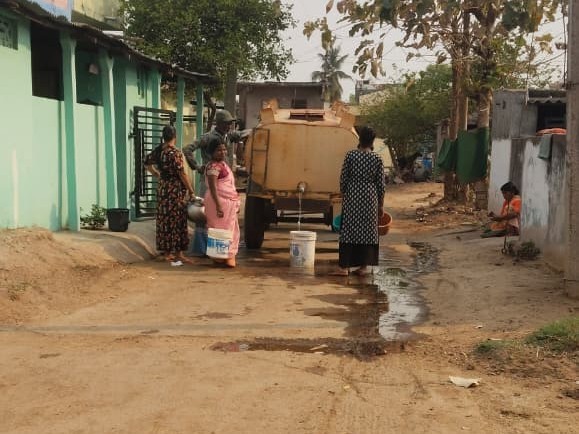 గ్రామంలో నీటి కొరత నివారణకు సర్పంచ్ చర్యలు