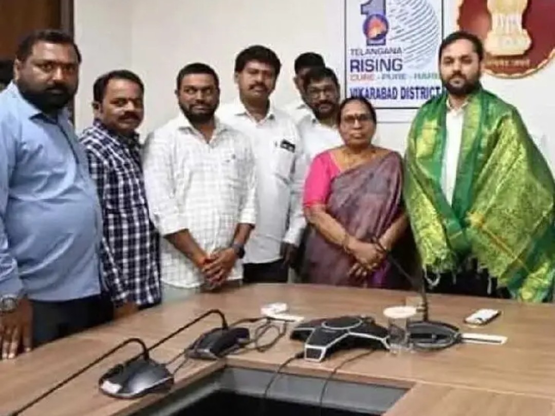 అర్హులైన జర్నలిస్టులందరికీ అక్రిడేషన్లు: కలెక్టర్