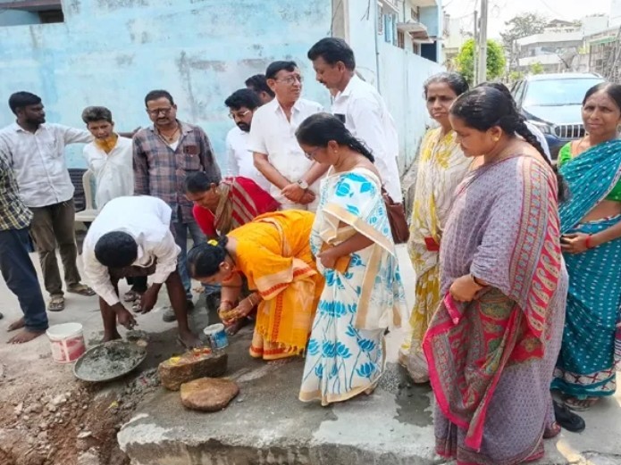 ‘ఎమ్మెల్యే పద్మావతి సహకారంతో మౌళిక సదుపాయాలు కల్పిస్తాం’