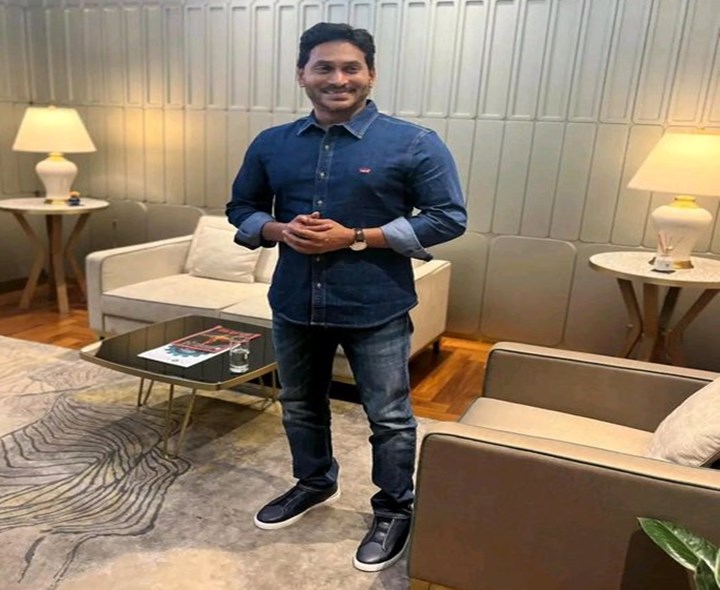 PHOTO VIRAL: వైఎస్ జగన్ న్యూ లుక్