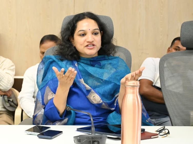 ఇంకుడు గుంతలు నిర్మించండి.. నీటిని ఒడిసి పట్టండి