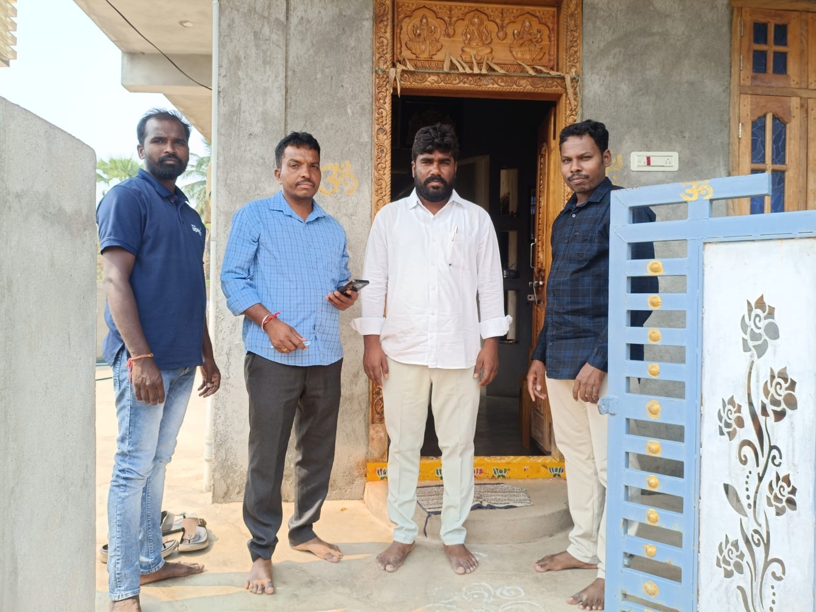 జనాభా లెక్కల స్వీయ గణనలో పాల్గొన్న సర్పంచ్