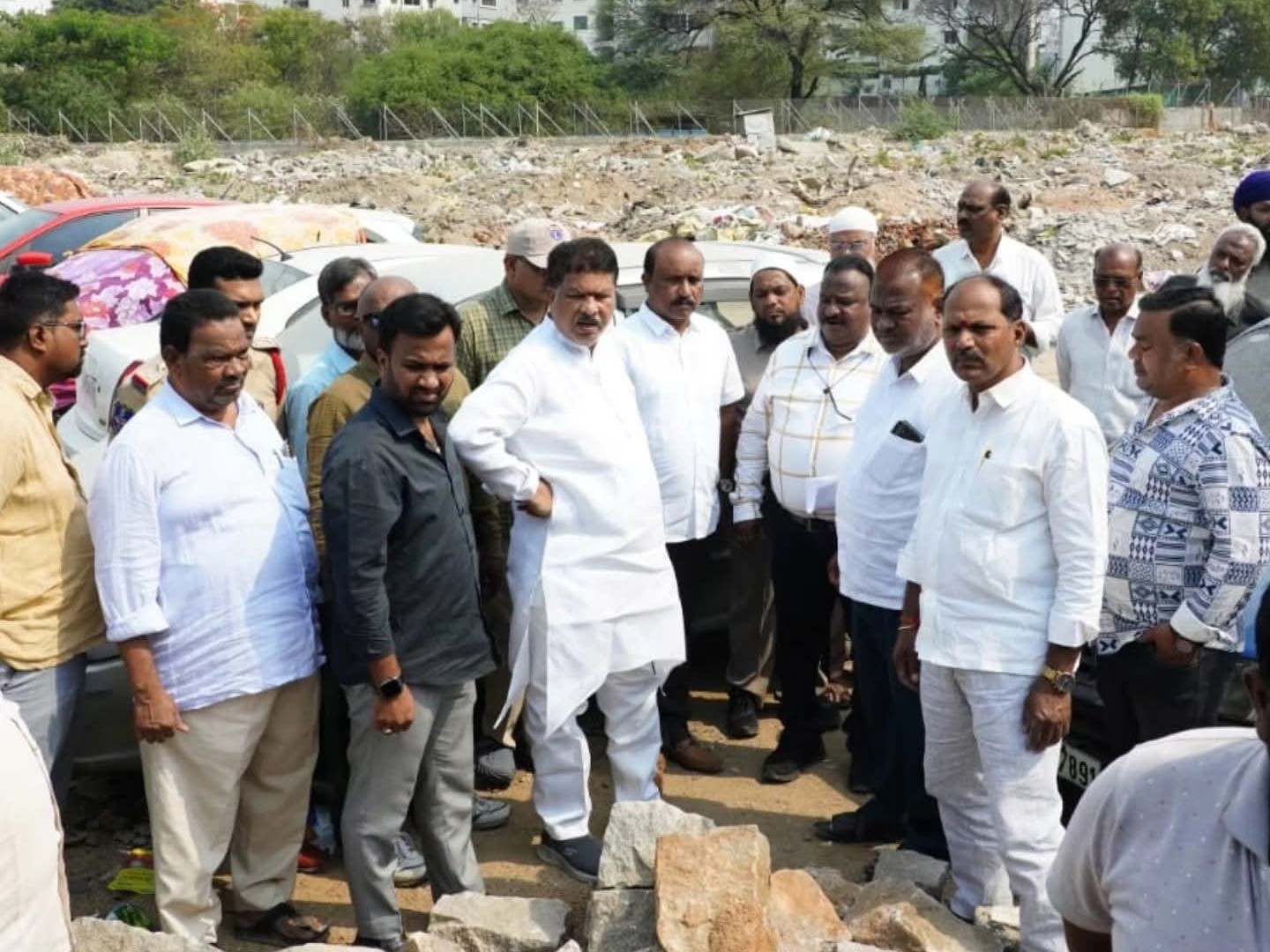 రెవెన్యూ, హైడ్రాధికారులపై ఎమ్మెల్యే ఆగ్రహం