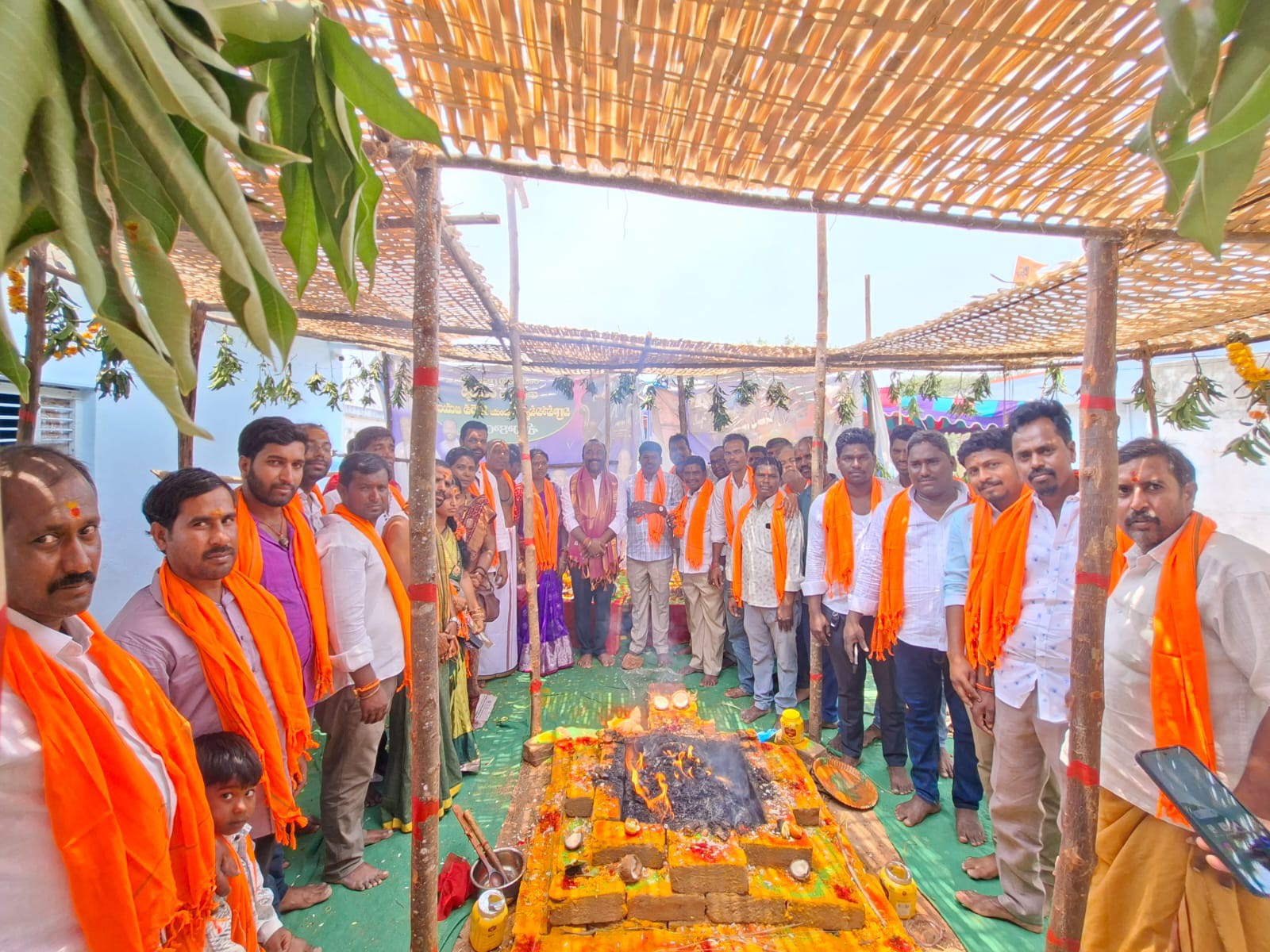 వైభవంగా విగ్రహ ప్రతిష్టాపన.. గ్రామంలో ఆధ్యాత్మికత