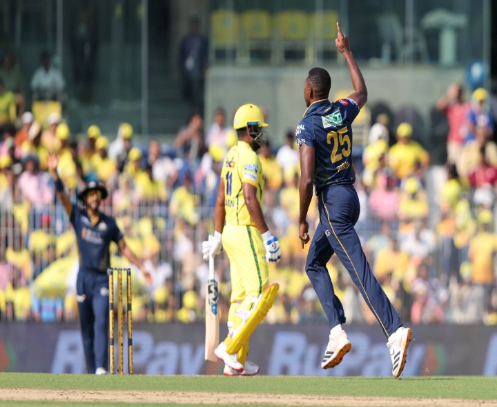 IPL: కష్టాల్లో CSK.. 5 ఓవర్లకే 3 వికెట్లు డౌన్