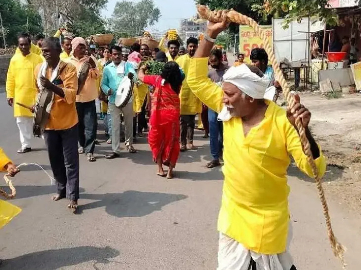 ముత్యాలమ్మ ఆలయంలో వైభవంగా బోనాలు