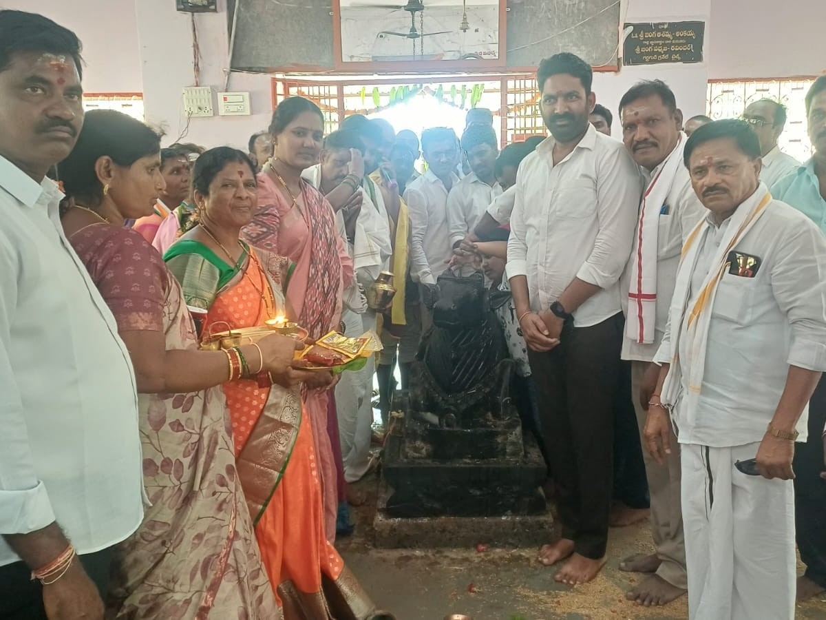 నంది విగ్రహ ప్రతిష్టాపనలో పాల్గొన్న మున్సిపల్ ఛైర్మన్