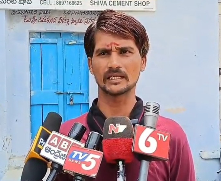 పోలీస్ స్టేషన్‌లో సీజ్ చేసిన బైక్ మాయం