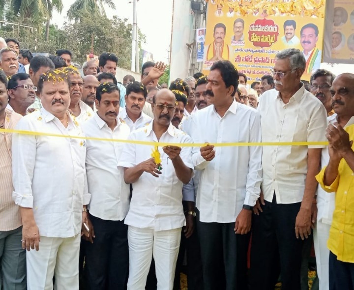 పి4 పథకం కింద చేపల మార్కెట్‌ ప్రారంభించిన ఎమ్మెల్యే