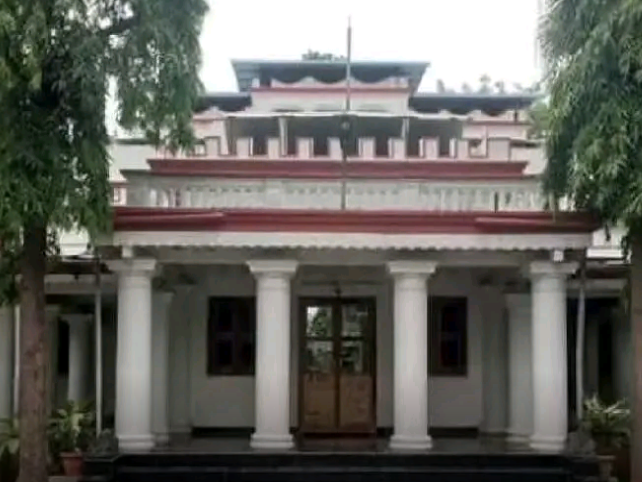 హెరిటేజ్ భవనంగా.. కలెక్టర్ బంగ్లా..!