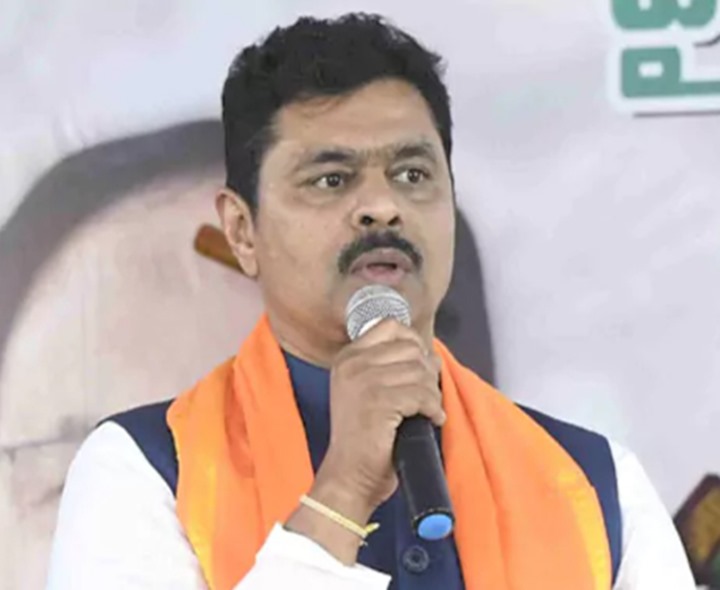 బ్రిడ్జి కూలిన ఘటనపై స్పందించిన ఎంపీ