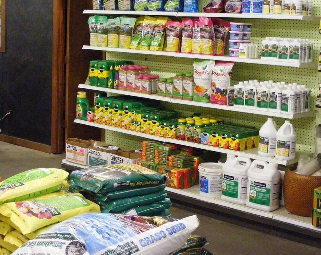 నేడు ఎరువుల దుకాణాలు బంద్