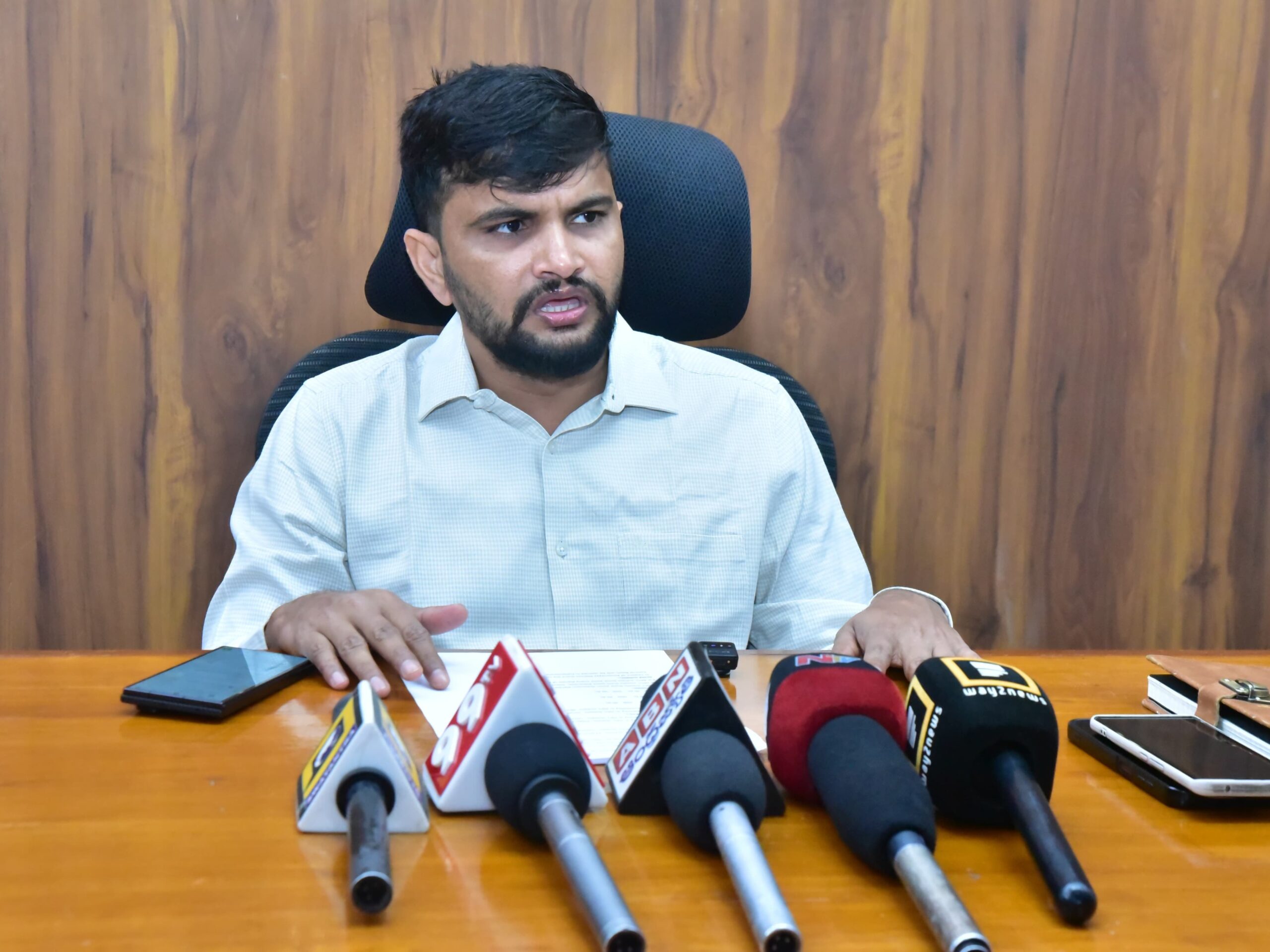 ఇంధన సరఫరాపై కొరత లేదు: జేసీ