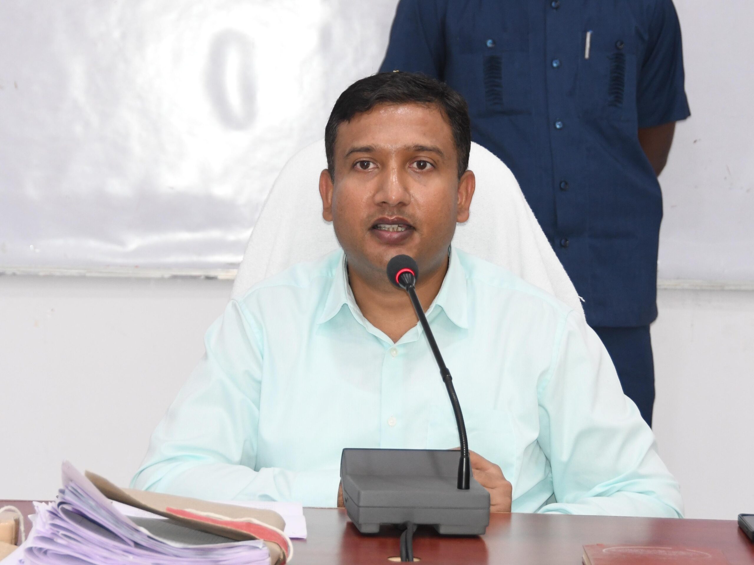 ఇందిరమ్మ ఇళ్లపై నేడు సమీక్ష సమావేశం: కలెక్టర్