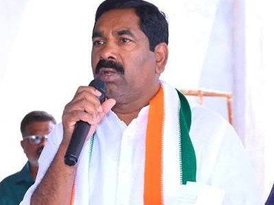 కవిత స్థాపించిన పార్టీ సొంత నిర్ణయం కాదు: MLA