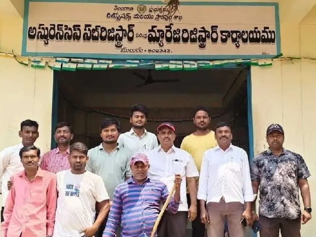 జిల్లాలో డాక్యుమెంట్ రైటర్ల పెన్‌డౌన్ ఆందోళన