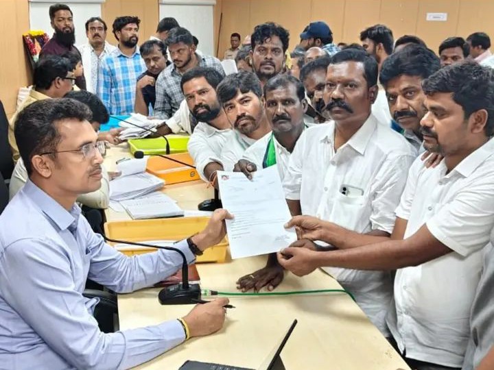 అవినీతిపై విచారణ కోసం కలెక్టర్‌కు వినతి