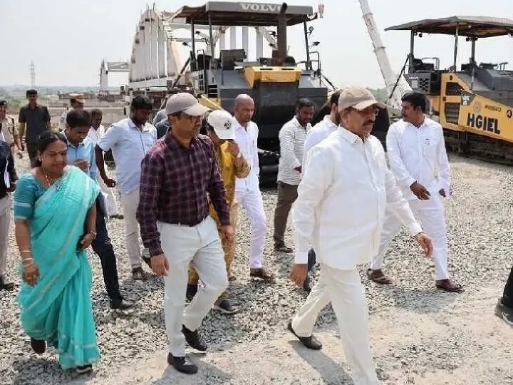 పలు అభివృద్ధి పనులకు శంకుస్థాపన చేసిన తుమ్మల