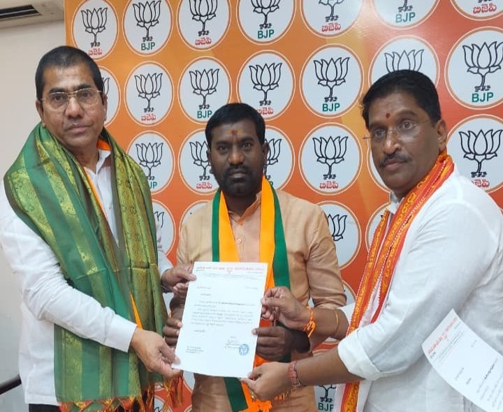 బీజేపీ రాష్ట్ర ఎస్సీ మోర్చా ఉపాధ్యక్షులుగా తొండ రవి