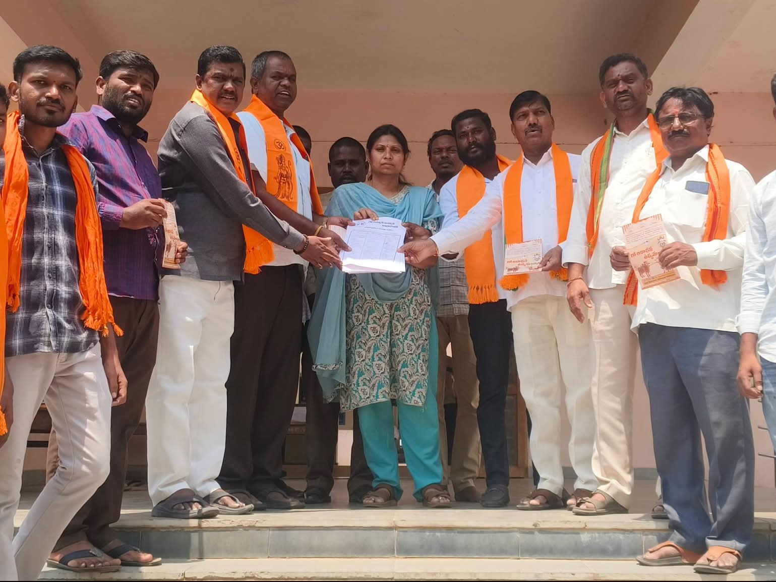 ‘గోవును జాతీయ ప్రాణిగా గుర్తించాలి’