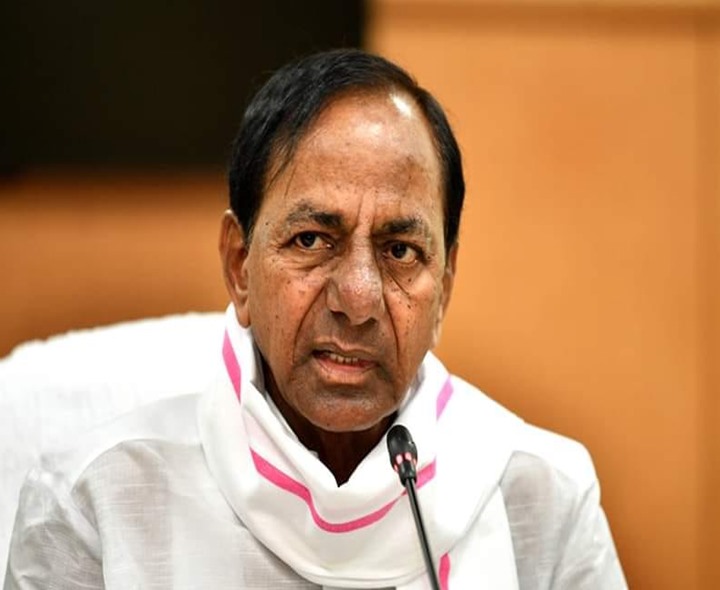 బీజేపీ ఎంపీ తేజస్వి సూర్య పెద్ద వెధవ: కేసీఆర్