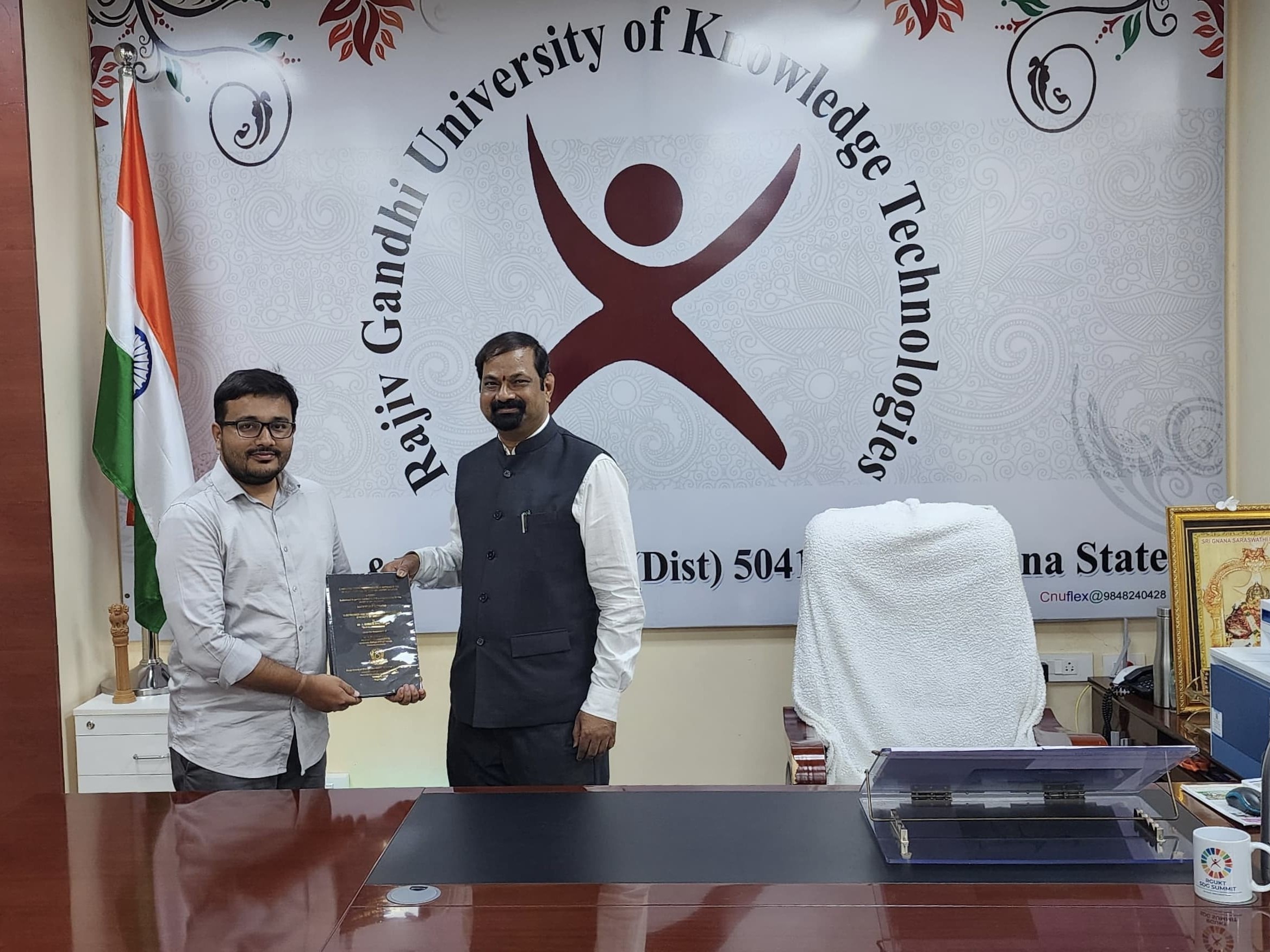 త్రిబుల్ ఐటీ అధ్యాపకునికి PHD పట్టా