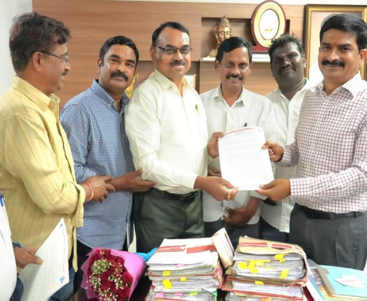 జర్నలిస్టుల పెండింగ్ సమస్యలపై వినతి