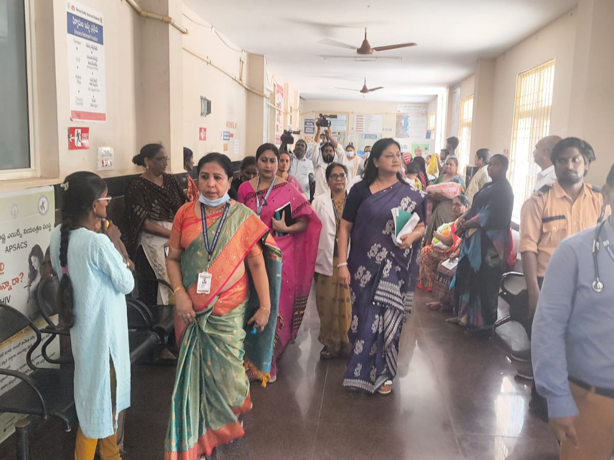 అస్సాం వైద్యాధికారుల బృందం పర్యటన