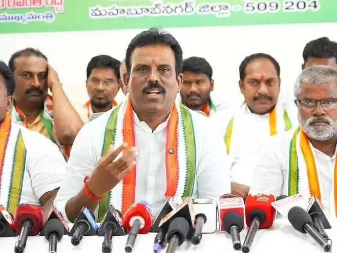 అక్రమ కేసులపై ఎమ్మెల్యే నిప్పులు